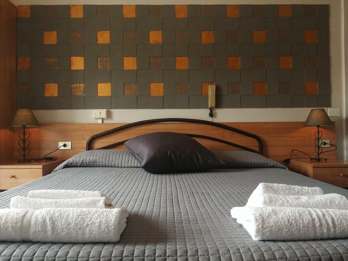 Albergo Al Pescatore Бренцоне сул Гарда Екстериор снимка